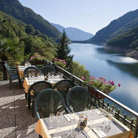 Hotel Al Lago Vogorno Esterno foto