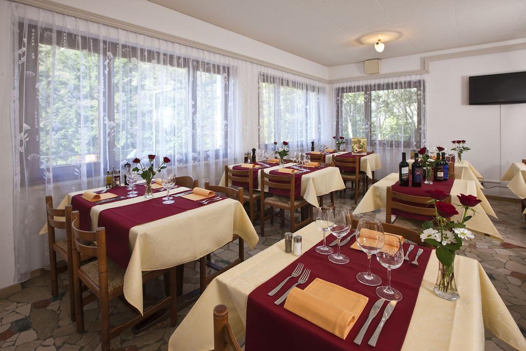 Hotel Al Lago Vogorno Esterno foto
